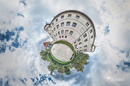 Schloss Hartheim Grabmal